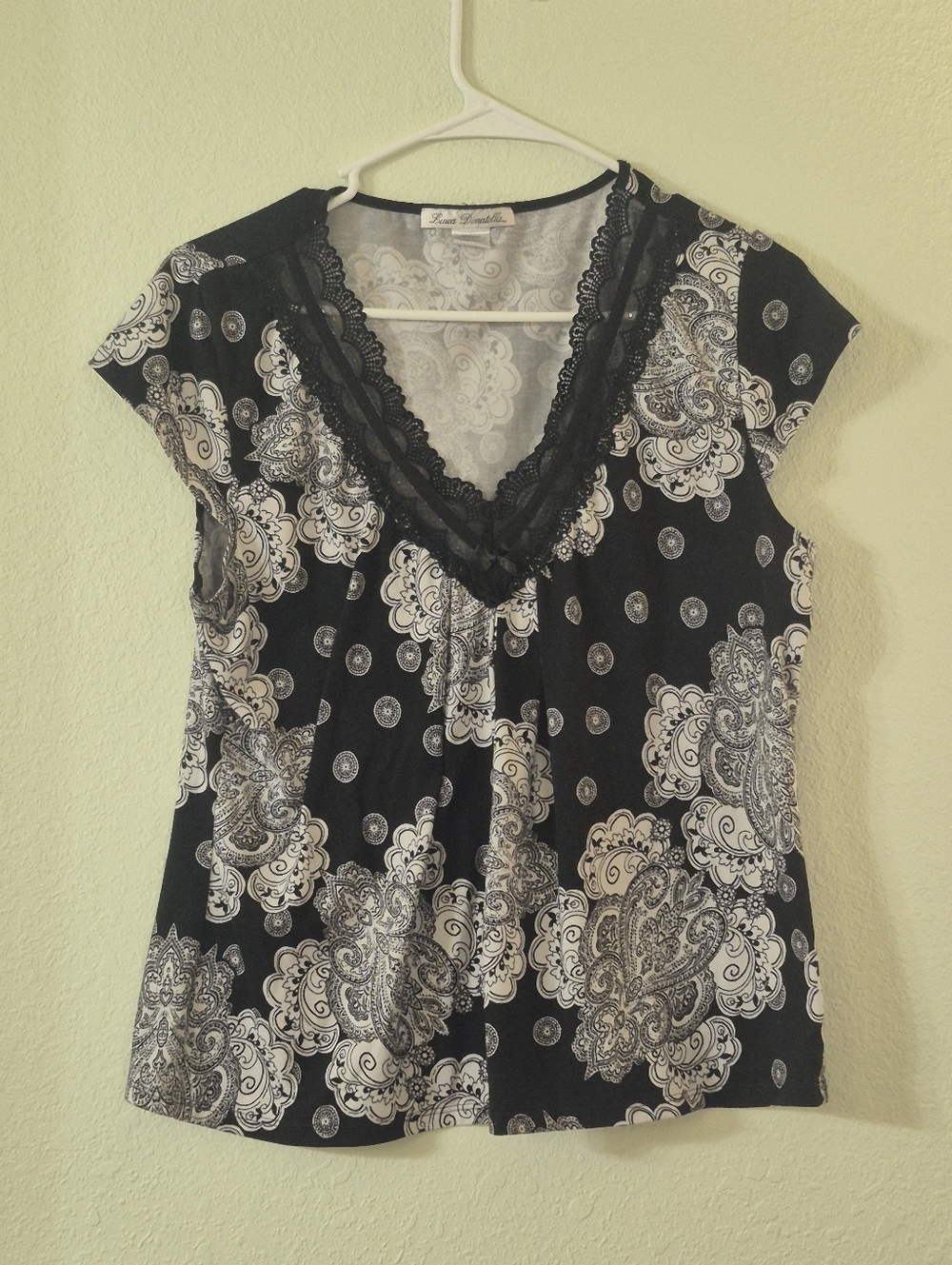 Linea Donatella Black and White Lace-Trim V-Neck Camisole